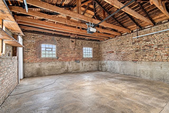 7649 S Luella Avenue, Chicago, IL 60649