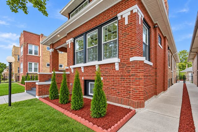 7649 S Luella Avenue, Chicago, IL 60649