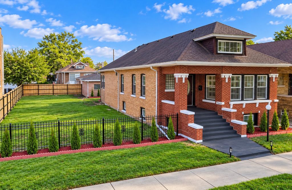 7649 S Luella Avenue, Chicago, IL 60649