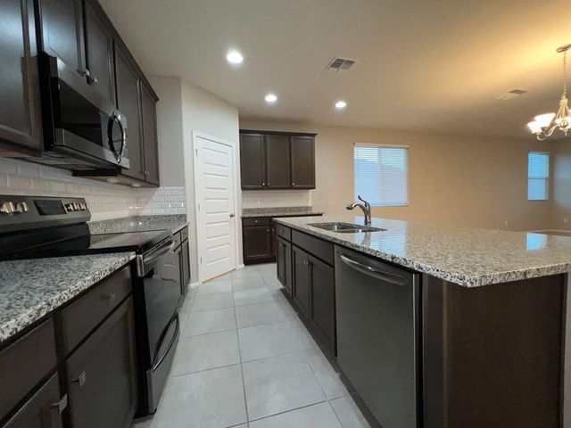 18660 W Robin Lane, Surprise, AZ 85387