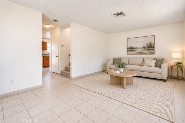 872 N Euclid Drive 1, Pasadena, CA 91104