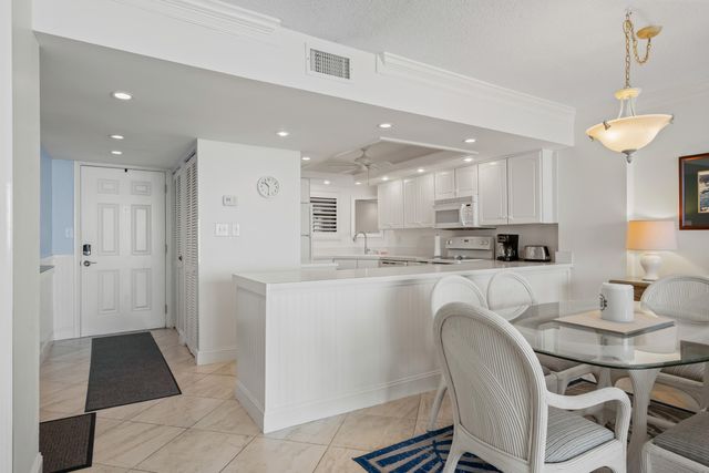 10200 Beach Club Dr Apt 8D, Myrtle Beach, SC 29572