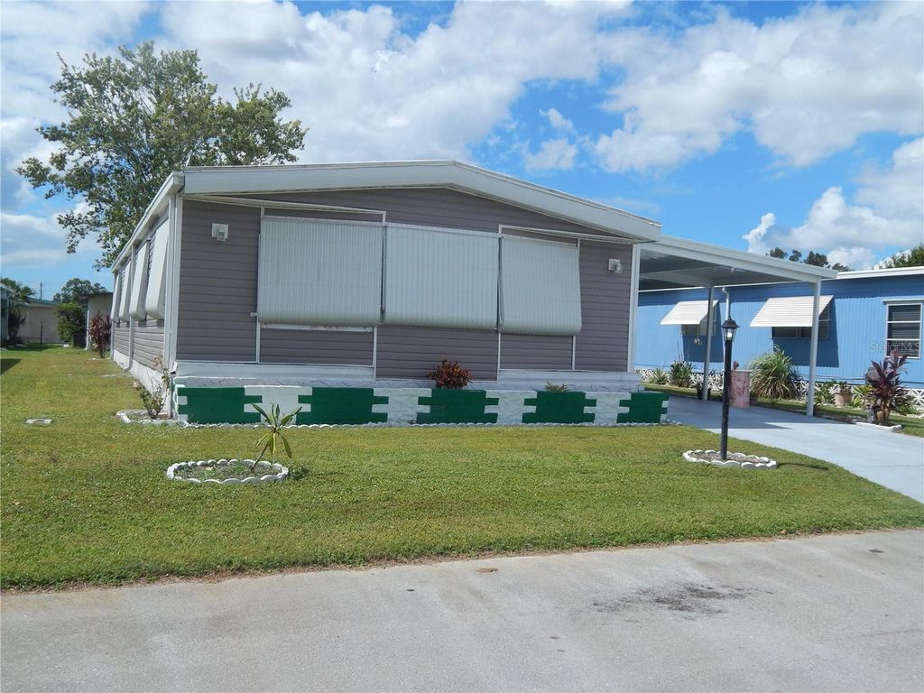 Image 18 of property listing at 6710 36TH AVENUE E 34, Palmetto, FL 34221