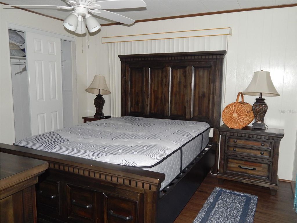 Image 8 of property listing at 6710 36TH AVENUE E 34, Palmetto, FL 34221