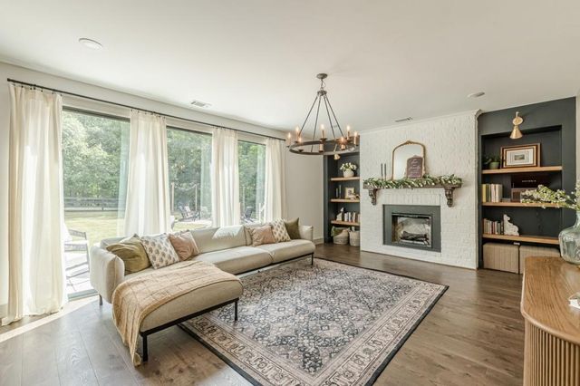 426 N Burnt Hickory Road, Douglasville, GA 30134