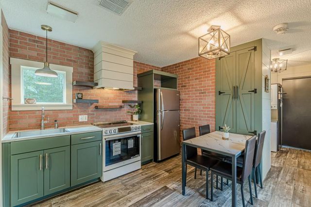 426 N Burnt Hickory Road, Douglasville, GA 30134