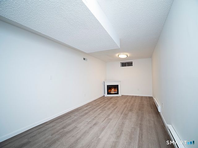 25 Florence Road 71, Branford, CT 06405