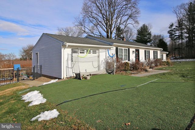 216 HORSESHOE DR, Annville, PA 17003