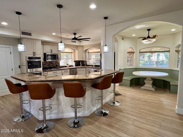 219 W HARMONT Drive, Phoenix, AZ 85021