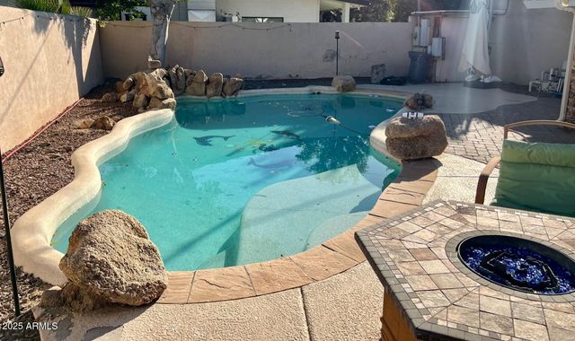 219 W HARMONT Drive, Phoenix, AZ 85021