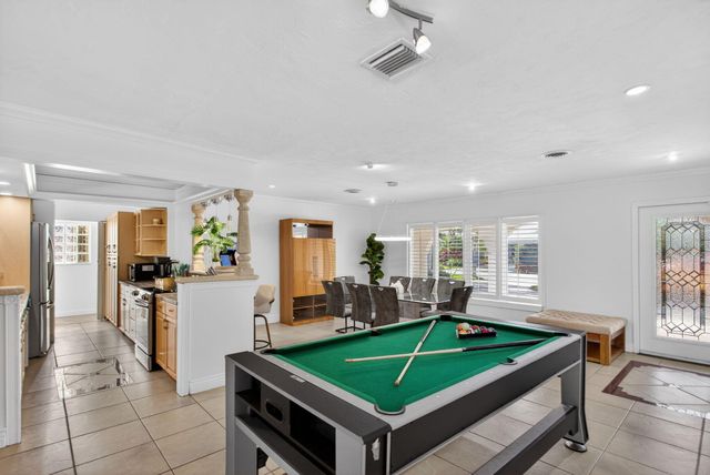 2101 NE 25th Street, Wilton Manors, FL 33305