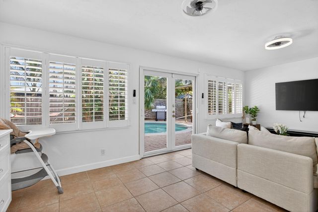 2101 NE 25th Street, Wilton Manors, FL 33305