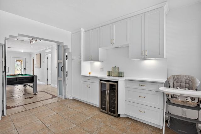 2101 NE 25th Street, Wilton Manors, FL 33305