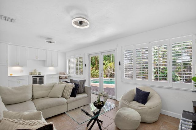 2101 NE 25th Street, Wilton Manors, FL 33305