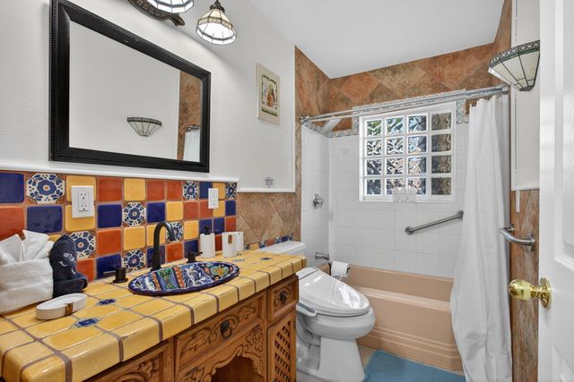 2101 NE 25th Street, Wilton Manors, FL 33305