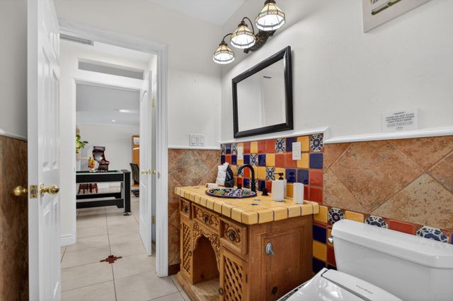 2101 NE 25th Street, Wilton Manors, FL 33305