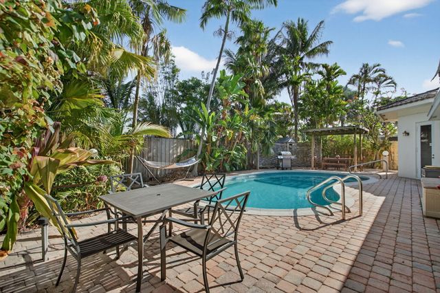 2101 NE 25th Street, Wilton Manors, FL 33305