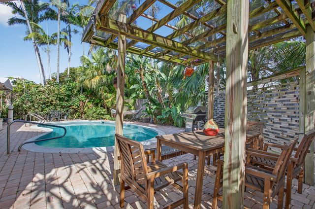 2101 NE 25th Street, Wilton Manors, FL 33305
