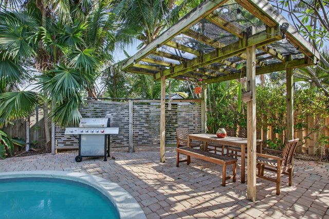 2101 NE 25th Street, Wilton Manors, FL 33305