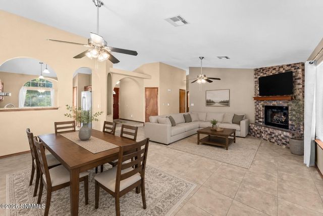 919 Stagecoach Drive, Las Cruces, NM 88011