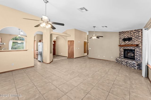 919 Stagecoach Drive, Las Cruces, NM 88011