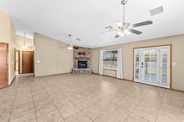 919 Stagecoach Drive, Las Cruces, NM 88011