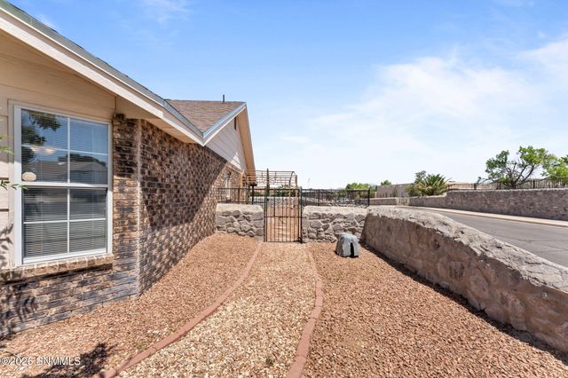 919 Stagecoach Drive, Las Cruces, NM 88011