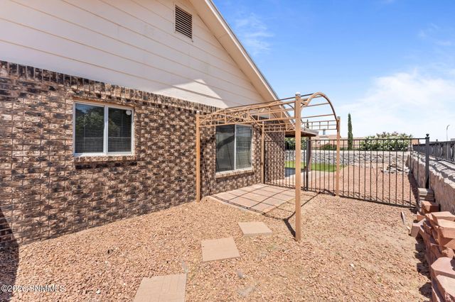 919 Stagecoach Drive, Las Cruces, NM 88011