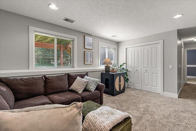6880 Pinestead Court, Allendale, MI 49401