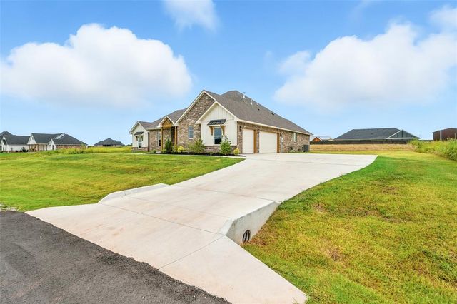 4449 Raymond Lane, Guthrie, OK 73044