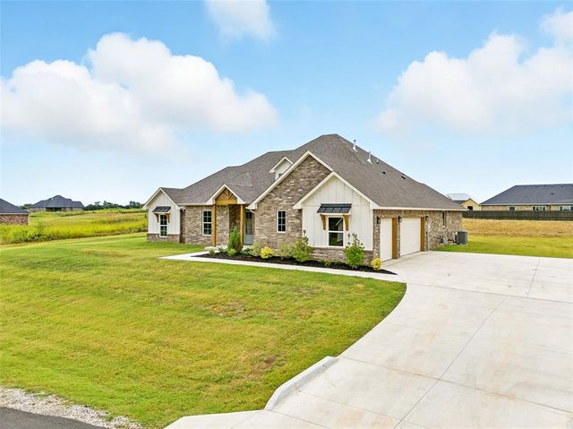 4449 Raymond Lane, Guthrie, OK 73044