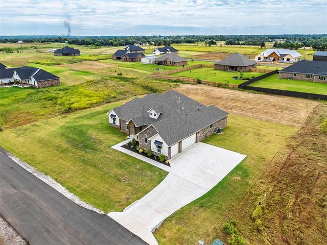 4449 Raymond Lane, Guthrie, OK 73044