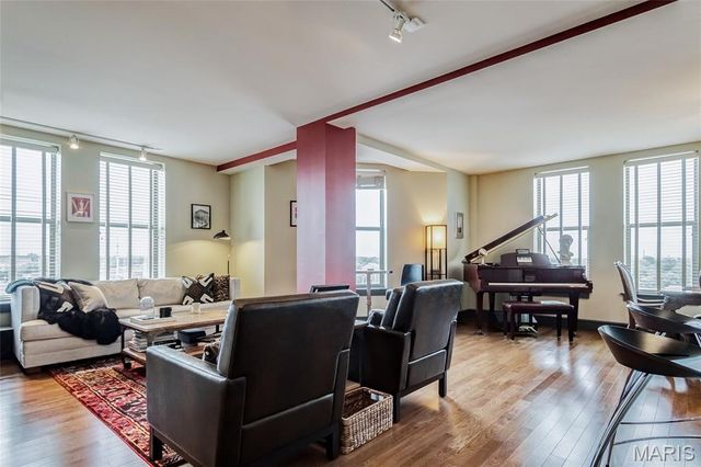 3608 Gravois Avenue 6E, St Louis, MO 63116