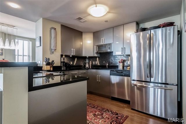 3608 Gravois Avenue 6E, St Louis, MO 63116