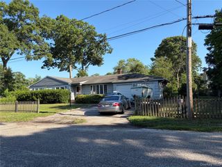22 Yerk Avenue, Ronkonkoma, NY 11779