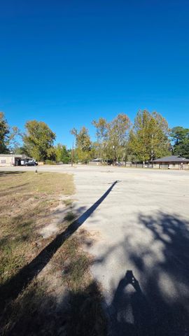 16910 Main Street, Patton Village, TX 77372