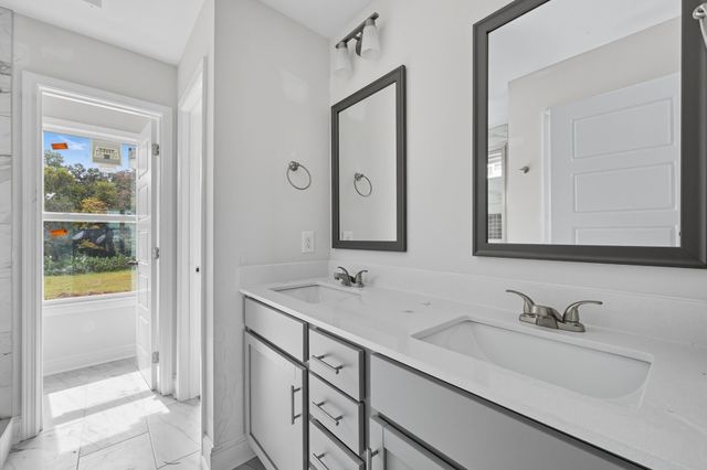 172 Leitrim Dr, Clarksville, TN 37042