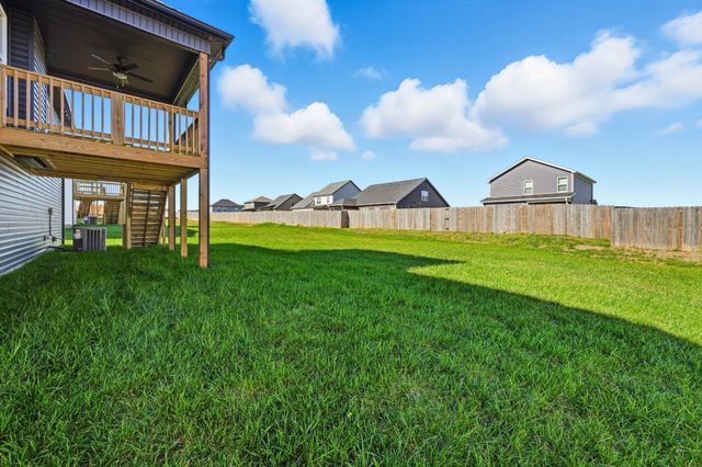 172 Leitrim Dr, Clarksville, TN 37042