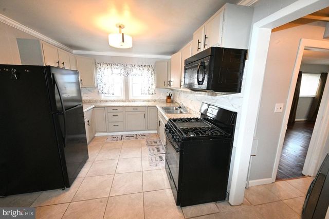 2610 LAKEHURST, District Heights, MD 20747