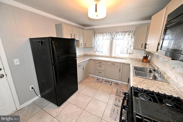2610 LAKEHURST, District Heights, MD 20747