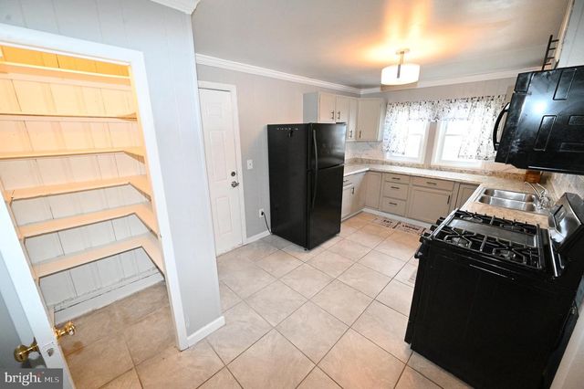 2610 LAKEHURST, District Heights, MD 20747