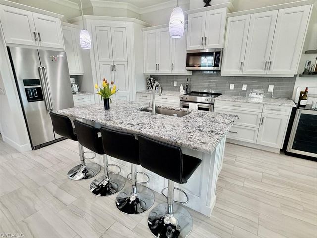 6505 Dominica DR 201, Naples, FL 34113