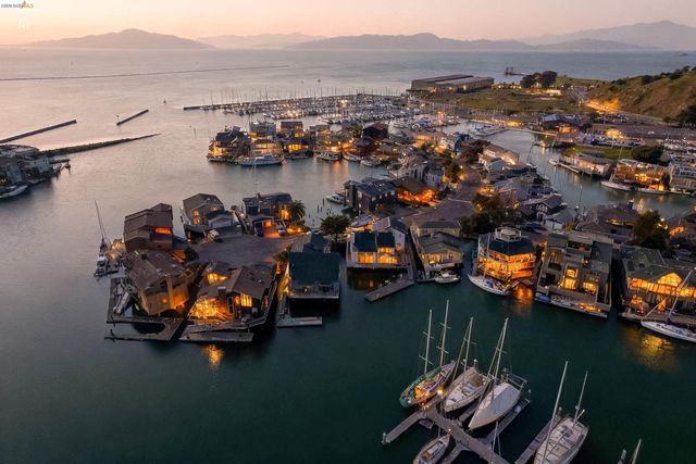 1293 Sanderling Is, Richmond, CA 94801