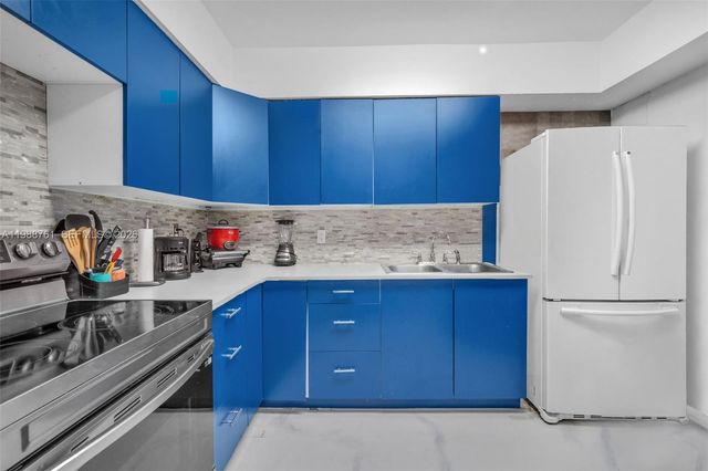 1300 NE 137th St, North Miami, FL 33161