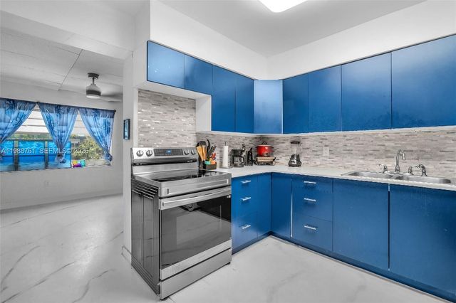 1300 NE 137th St, North Miami, FL 33161