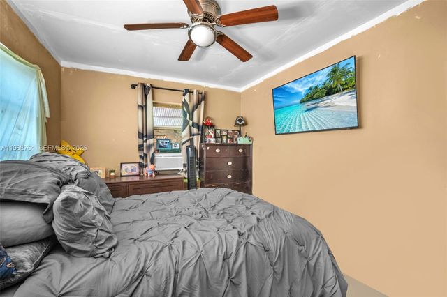 1300 NE 137th St, North Miami, FL 33161