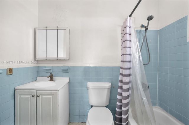 1300 NE 137th St, North Miami, FL 33161