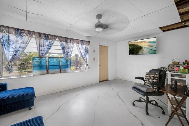 1300 NE 137th St, North Miami, FL 33161