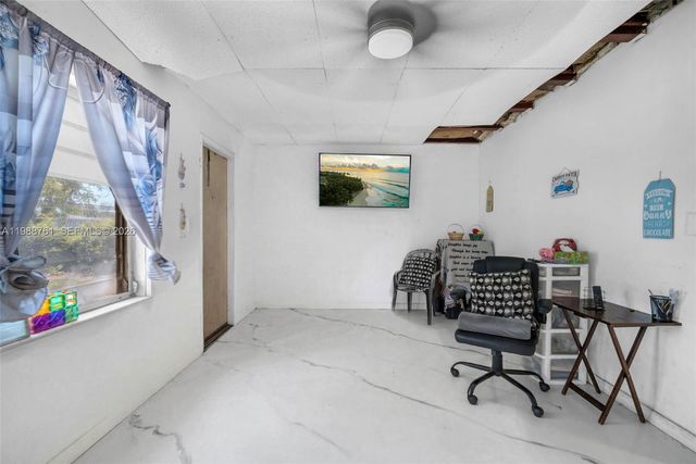 1300 NE 137th St, North Miami, FL 33161