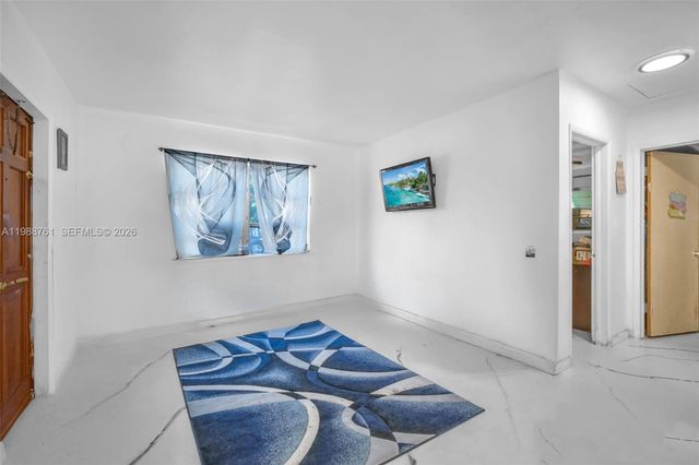 1300 NE 137th St, North Miami, FL 33161